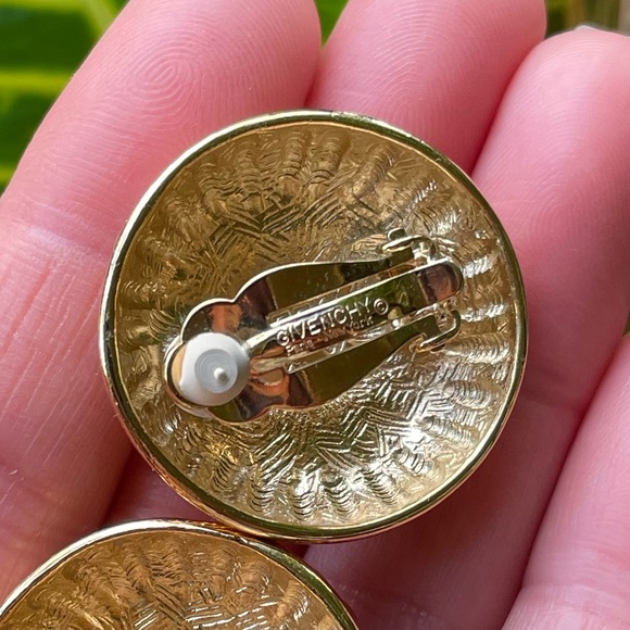 Givenchy VTG 18K gold plated clip earrings - Picture 11 of 14